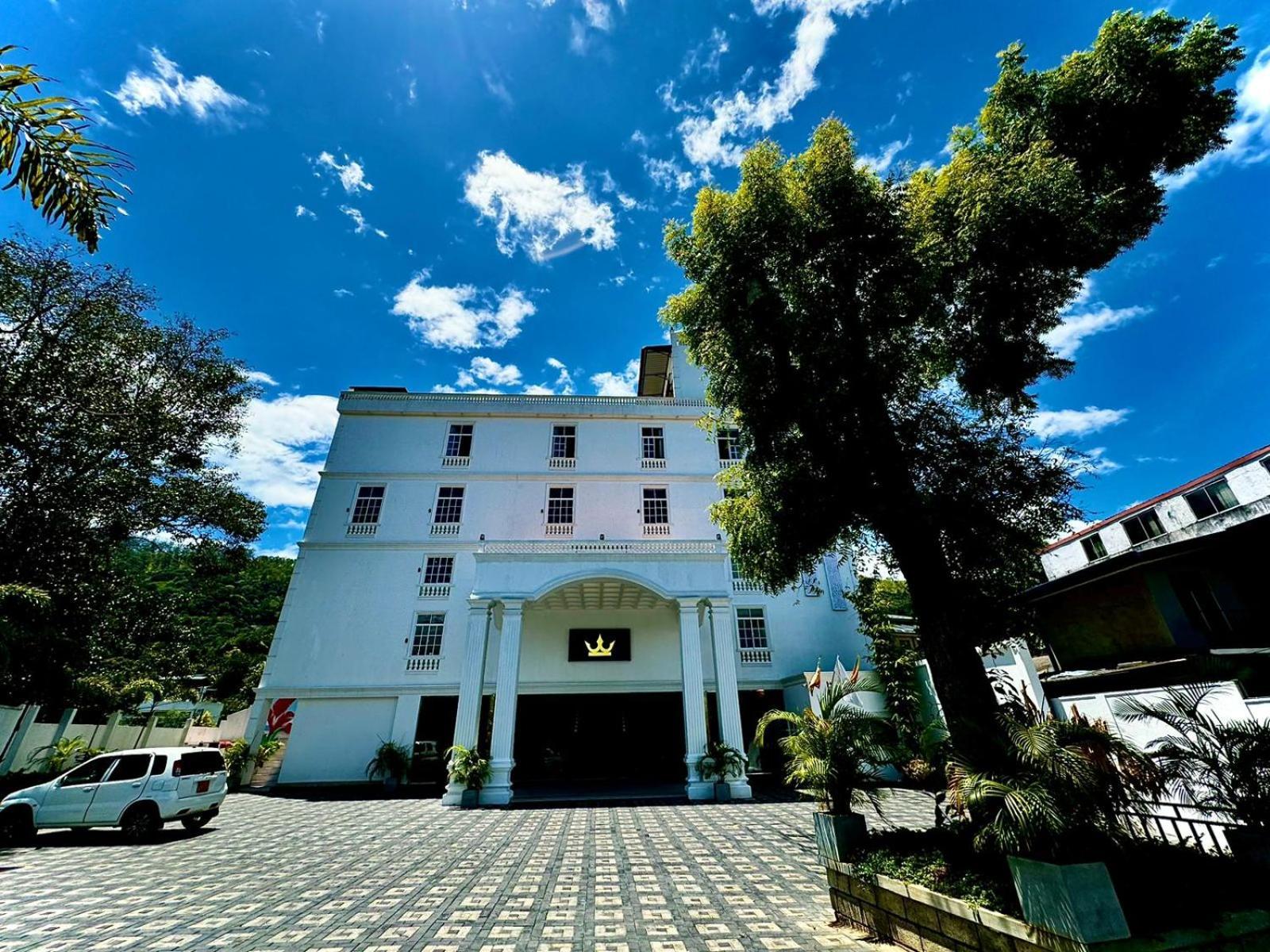 Отель Crown Regency- Бадулла Экстерьер фото